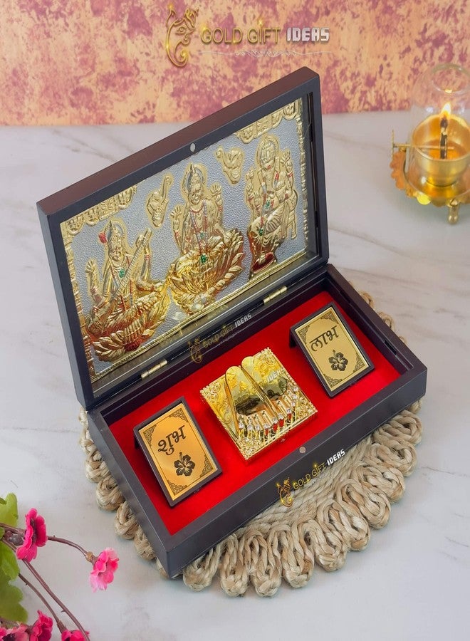 GoldGiftIdeas إطار صور GoldGiftIdeas مطلي بالذهب عيار 24 قيراط لاكشمي غانيشا ساراسواتي مع صندوق شاران بادوكا، مومنتو خشبي من LGS كهدية إرجاع (نحت Shubh Labh)، هدايا الانتقال لمنزل جديد - Image 3